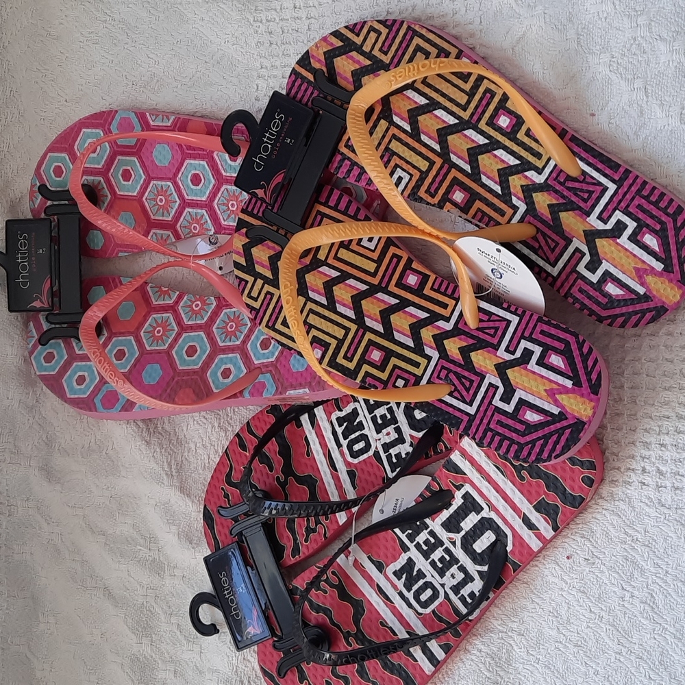 Flip Flops Chatties Colorful Fun Footwear Beach Pool Cruise Pedicure NWT